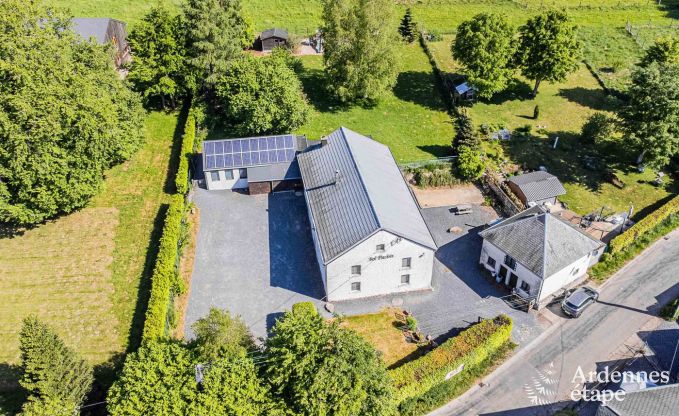 Luxe villa in Vielsalm voor 20 personen met 7 slaapkamers, binnenzwembad, sauna en priv�tuin