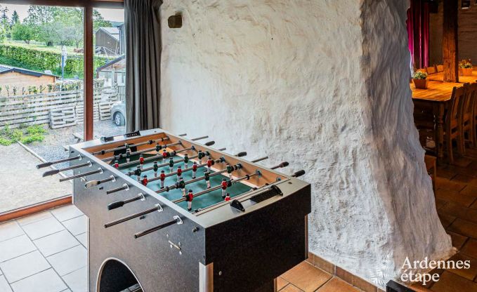 Luxe villa in Vielsalm voor 20 personen met 7 slaapkamers, binnenzwembad, sauna en priv�tuin