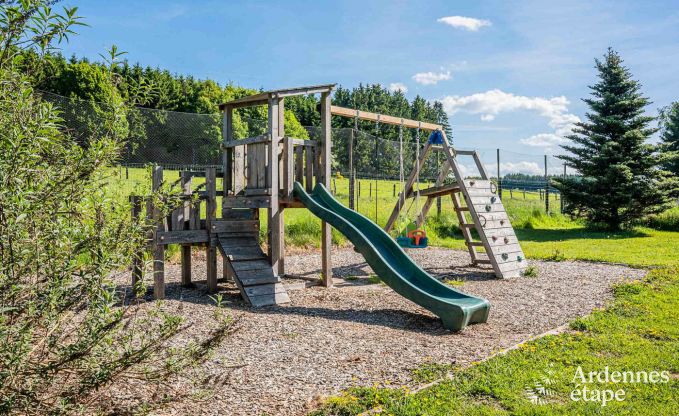 Luxe villa in Vielsalm voor 20 personen met 7 slaapkamers, binnenzwembad, sauna en priv�tuin