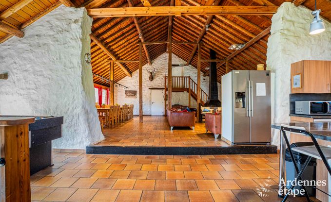 Luxe villa in Vielsalm voor 20 personen met 7 slaapkamers, binnenzwembad, sauna en priv�tuin