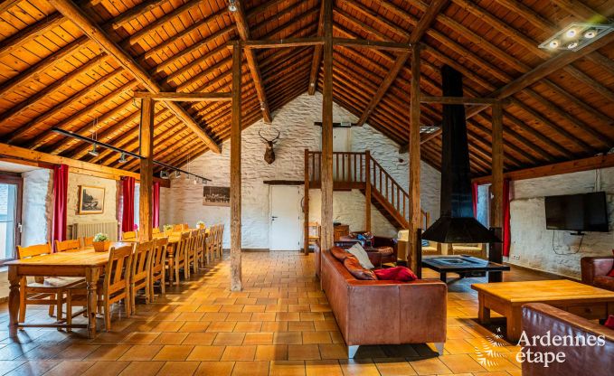 Luxe villa in Vielsalm voor 20 personen met 7 slaapkamers, binnenzwembad, sauna en priv�tuin