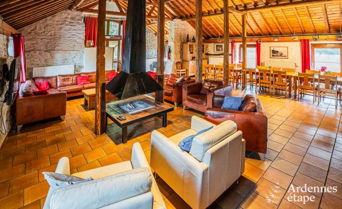 Luxe villa in Vielsalm voor 20 personen met 7 slaapkamers, binnenzwembad, sauna en priv�tuin