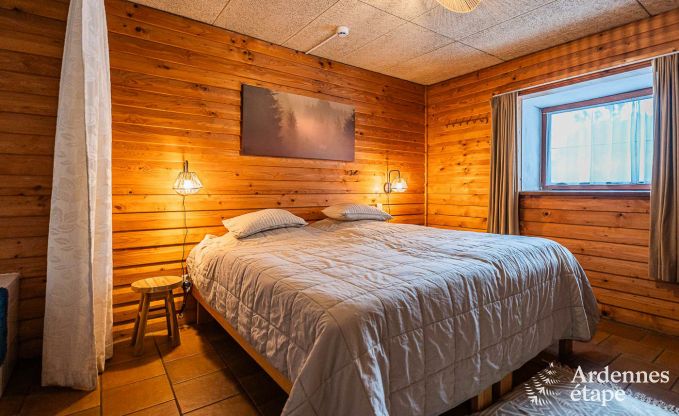 Luxe villa in Vielsalm voor 20 personen met 7 slaapkamers, binnenzwembad, sauna en priv�tuin