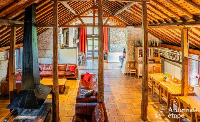 Luxe villa in Vielsalm voor 20 personen met 7 slaapkamers, binnenzwembad, sauna en priv�tuin