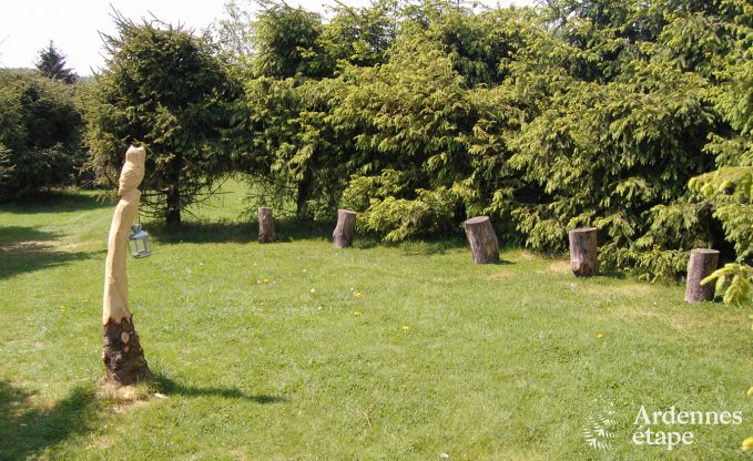 Groot vakantiehuis vlakbij Vielsalm voor 21 personen met 7 slaapkamers, 4 badkamers, speelruimte en priv�tuin