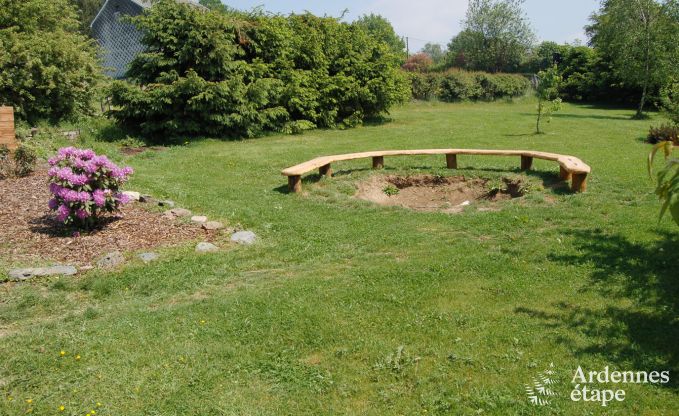 Groot vakantiehuis vlakbij Vielsalm voor 21 personen met 7 slaapkamers, 4 badkamers, speelruimte en priv�tuin