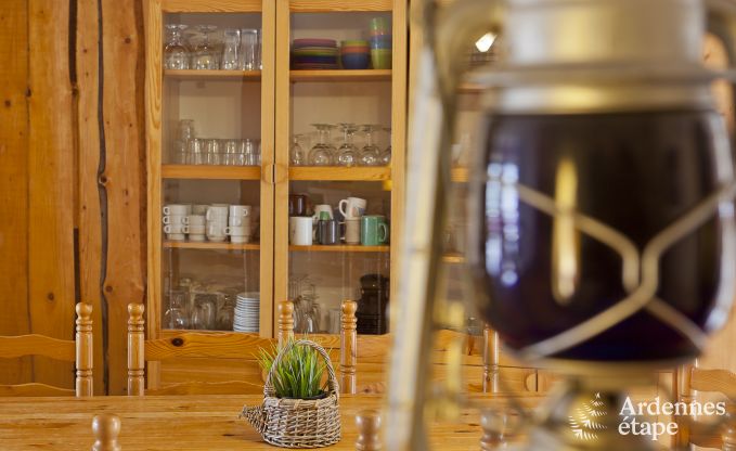 Groot vakantiehuis vlakbij Vielsalm voor 21 personen met 7 slaapkamers, 4 badkamers, speelruimte en priv�tuin