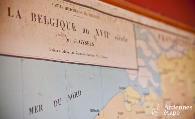 Groot vakantiehuis vlakbij Vielsalm voor 21 personen met 7 slaapkamers, 4 badkamers, speelruimte en priv�tuin