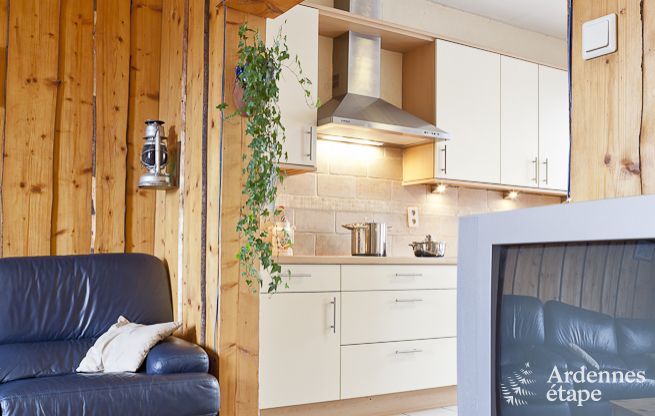 Groot vakantiehuis vlakbij Vielsalm voor 21 personen met 7 slaapkamers, 4 badkamers, speelruimte en priv�tuin