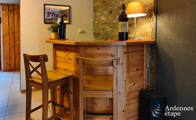 Groot vakantiehuis vlakbij Vielsalm voor 21 personen met 7 slaapkamers, 4 badkamers, speelruimte en priv�tuin