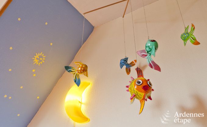 Groot vakantiehuis vlakbij Vielsalm voor 21 personen met 7 slaapkamers, 4 badkamers, speelruimte en priv�tuin