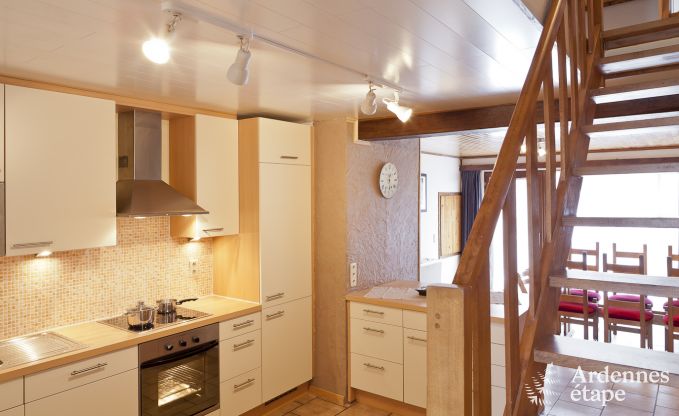 Groot vakantiehuis vlakbij Vielsalm voor 21 personen met 7 slaapkamers, 4 badkamers, speelruimte en priv�tuin