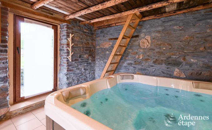 gezellige vakantiewoning met 5 slaapkamers, jacuzzi, sauna en priv� tuin in Vielsalm Ardennen