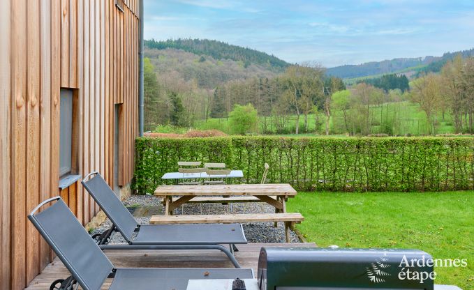 gezellige vakantiewoning met 5 slaapkamers, jacuzzi, sauna en priv� tuin in Vielsalm Ardennen