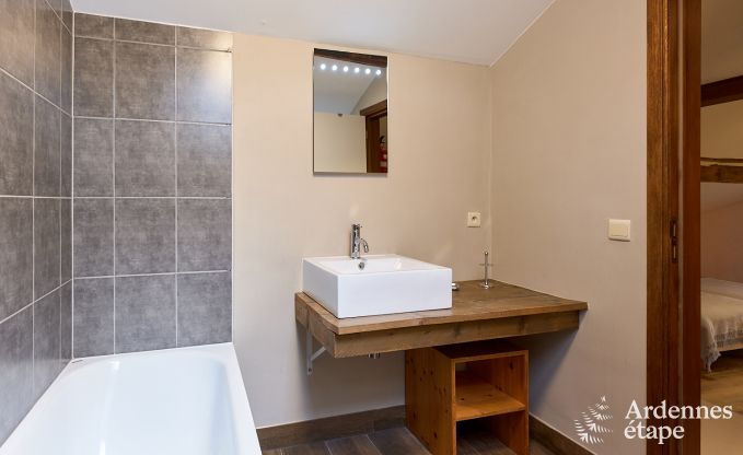 gezellige vakantiewoning met 5 slaapkamers, jacuzzi, sauna en priv� tuin in Vielsalm Ardennen