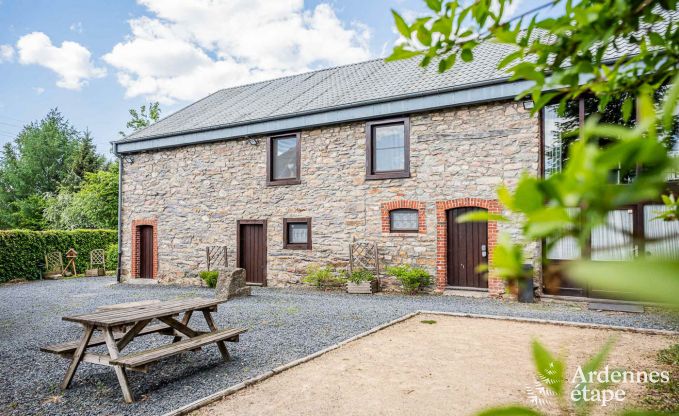 Luxe villa in Vielsalm voor 20 personen met 7 slaapkamers, binnenzwembad, sauna en privtuin