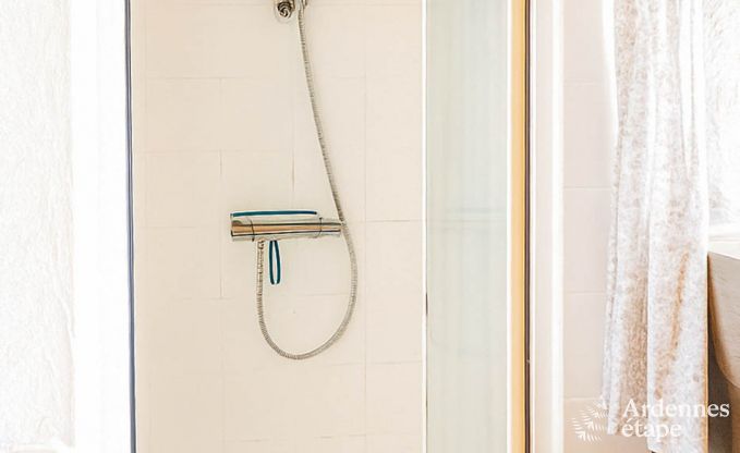 Luxe villa in Vielsalm voor 20 personen met 7 slaapkamers, binnenzwembad, sauna en privtuin