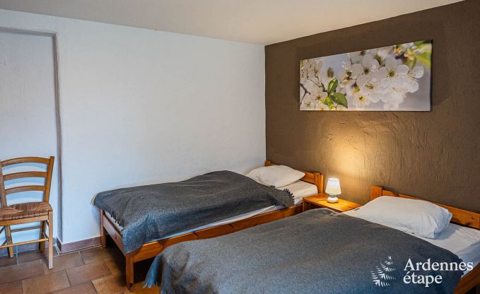 Luxe villa in Vielsalm voor 20 personen met 7 slaapkamers, binnenzwembad, sauna en privtuin