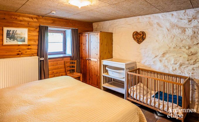 Luxe villa in Vielsalm voor 20 personen met 7 slaapkamers, binnenzwembad, sauna en privtuin