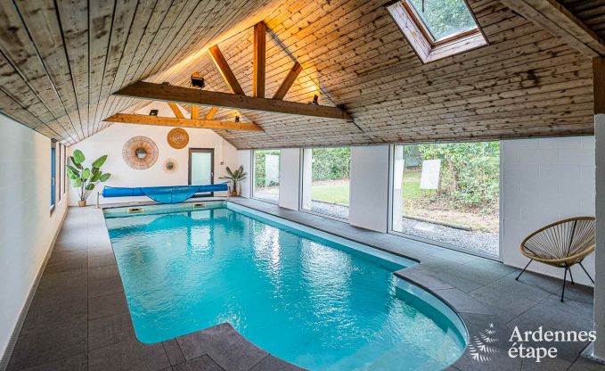 Luxe villa in Vielsalm voor 20 personen met 7 slaapkamers, binnenzwembad, sauna en privtuin
