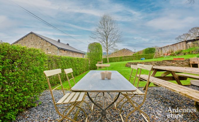 gezellige vakantiewoning met 5 slaapkamers, jacuzzi, sauna en priv� tuin in Vielsalm Ardennen