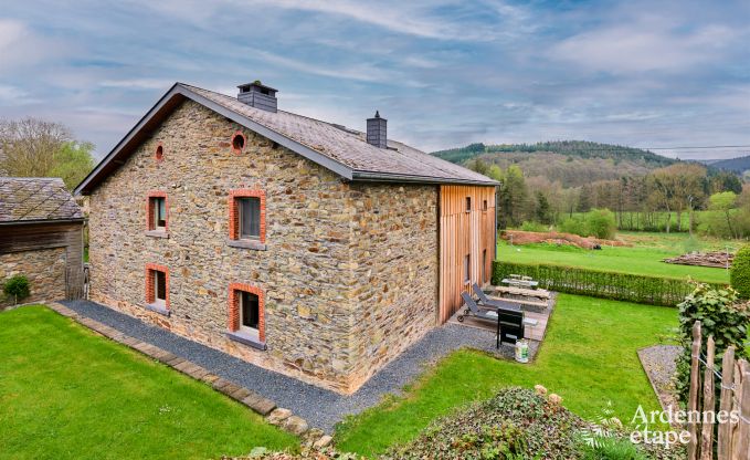 gezellige vakantiewoning met 5 slaapkamers, jacuzzi, sauna en priv� tuin in Vielsalm Ardennen