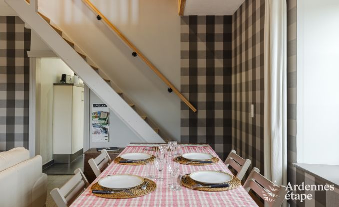 Charmant vakantiehuis met zwembad en priv�tuin voor 4 personen in middeleeuws dorp Vierves-sur-Viroin