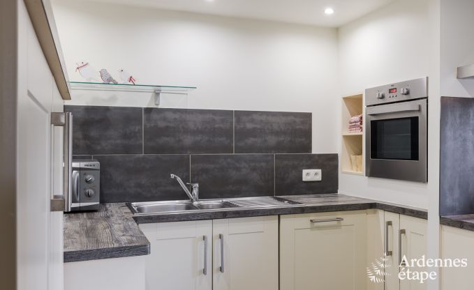 Charmant vakantiehuis met zwembad en priv�tuin voor 4 personen in middeleeuws dorp Vierves-sur-Viroin