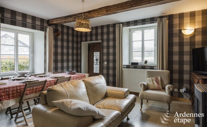 Charmant vakantiehuis met zwembad en priv�tuin voor 4 personen in middeleeuws dorp Vierves-sur-Viroin