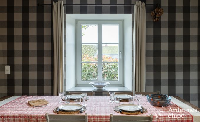 Charmant vakantiehuis met zwembad en priv�tuin voor 4 personen in middeleeuws dorp Vierves-sur-Viroin