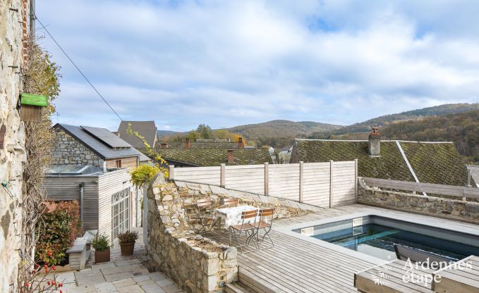 Charmant vakantiehuis met zwembad en priv�tuin voor 4 personen in middeleeuws dorp Vierves-sur-Viroin