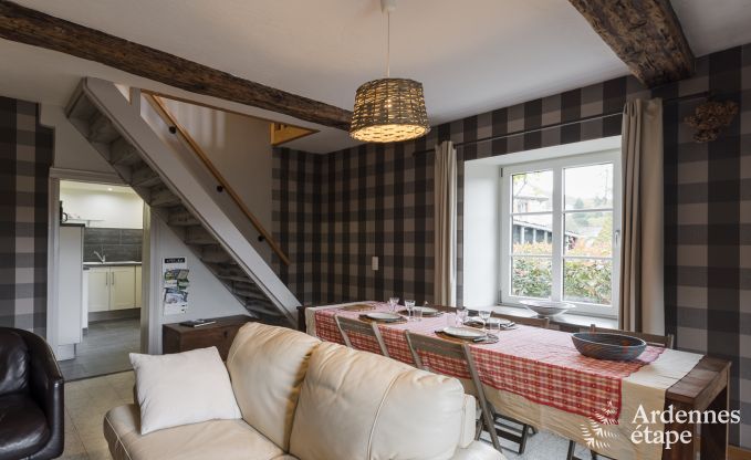 Charmant vakantiehuis met zwembad en priv�tuin voor 4 personen in middeleeuws dorp Vierves-sur-Viroin