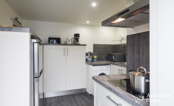 Charmant vakantiehuis met zwembad en priv�tuin voor 4 personen in middeleeuws dorp Vierves-sur-Viroin