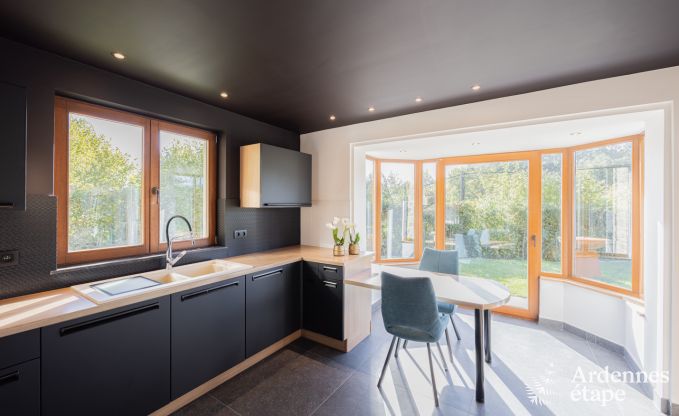 Charmante vakantiewoning in Villers-Le-Temple voor 9 personen met comfort, privtuin en dichtbij Hoei