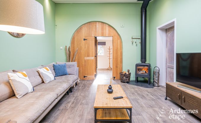 Onvergetelijk verblijf in Villers-en-Fagne: Vakantiehuis met sauna, jacuzzi, overdekt buitenzwembad en adembenemend uitzicht in de Ardennen.