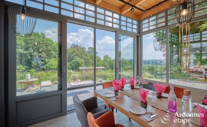 Comfortabele vakantiewoning voor 10 personen in Villers-en-Fagne met overdekt buitenzwembad en jacuzzi