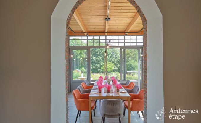 Comfortabele vakantiewoning voor 10 personen in Villers-en-Fagne met overdekt buitenzwembad en jacuzzi