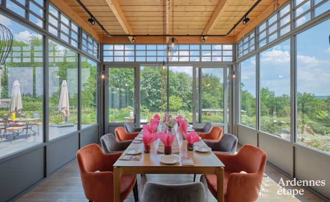 Comfortabele vakantiewoning voor 10 personen in Villers-en-Fagne met overdekt buitenzwembad en jacuzzi