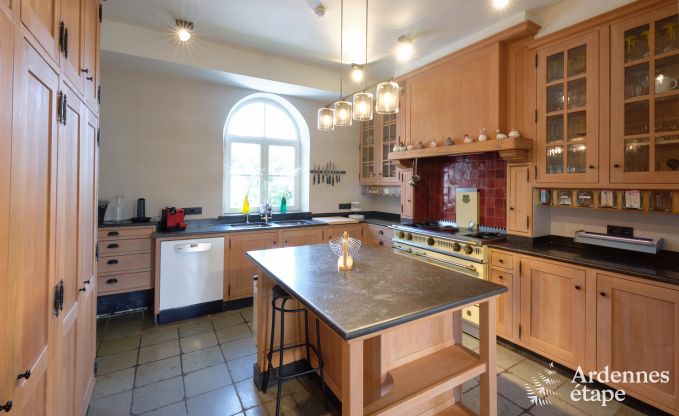 Comfortabele vakantiewoning voor 10 personen in Villers-en-Fagne met overdekt buitenzwembad en jacuzzi