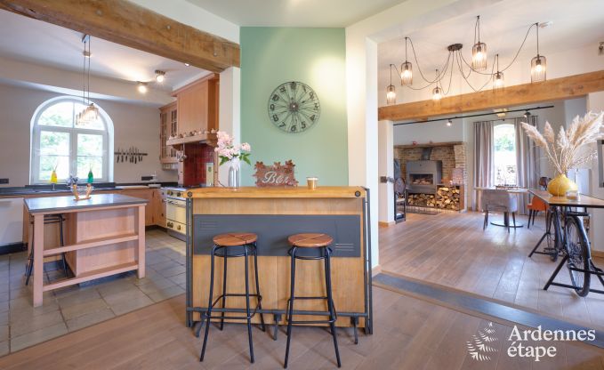 Comfortabele vakantiewoning voor 10 personen in Villers-en-Fagne met overdekt buitenzwembad en jacuzzi