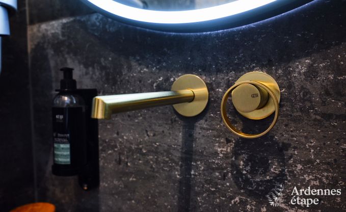 Comfortabele vakantiewoning voor 10 personen in Villers-en-Fagne met overdekt buitenzwembad en jacuzzi