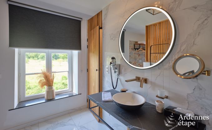 Comfortabele vakantiewoning voor 10 personen in Villers-en-Fagne met overdekt buitenzwembad en jacuzzi