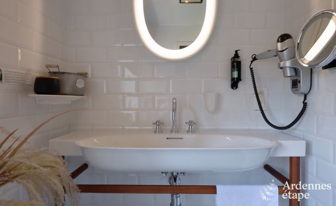 Comfortabele vakantiewoning voor 10 personen in Villers-en-Fagne met overdekt buitenzwembad en jacuzzi