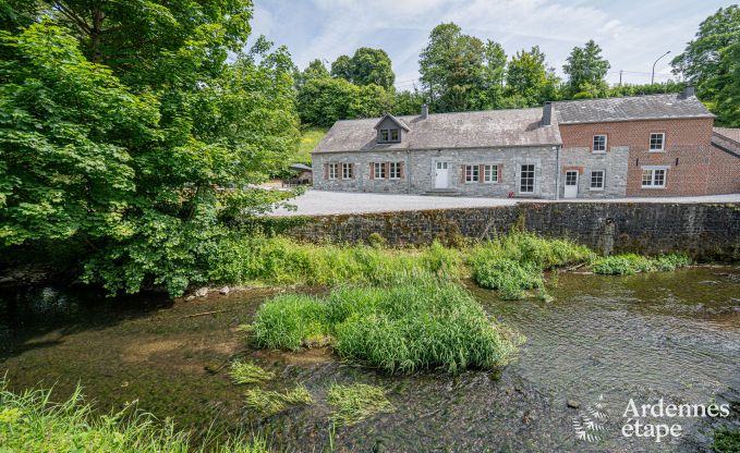 Luxueus ingericht vakantiehuis in Virelles voor 9 personen met open haard