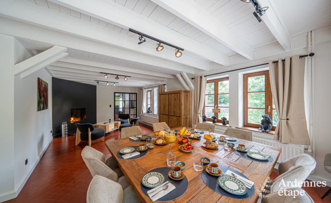 Luxueus ingericht vakantiehuis in Virelles voor 9 personen met open haard