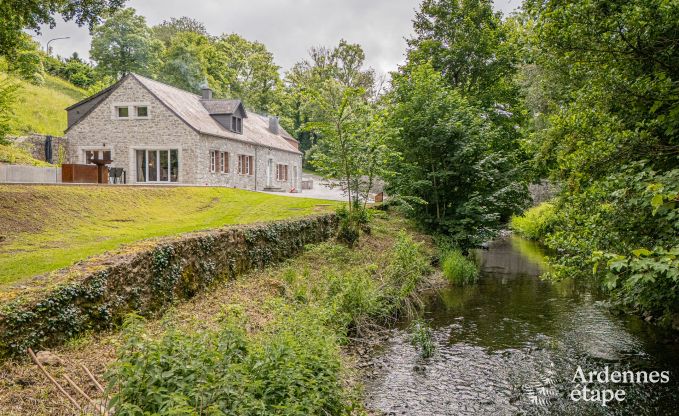 Luxueus ingericht vakantiehuis in Virelles voor 9 personen met open haard