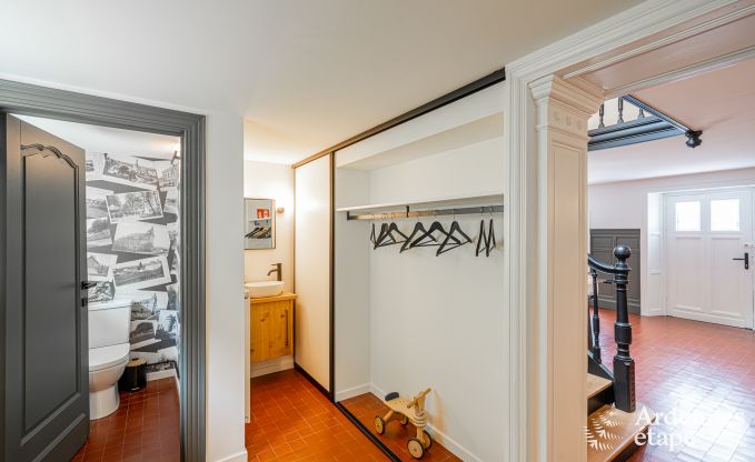 Luxueus ingericht vakantiehuis in Virelles voor 9 personen met open haard