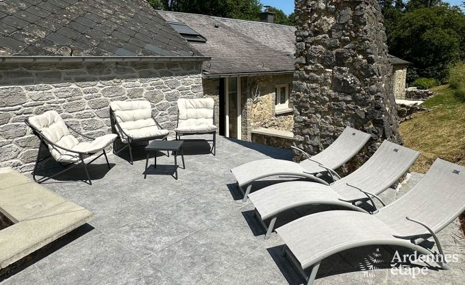 Luxueus ingericht vakantiehuis in Virelles voor 9 personen met open haard