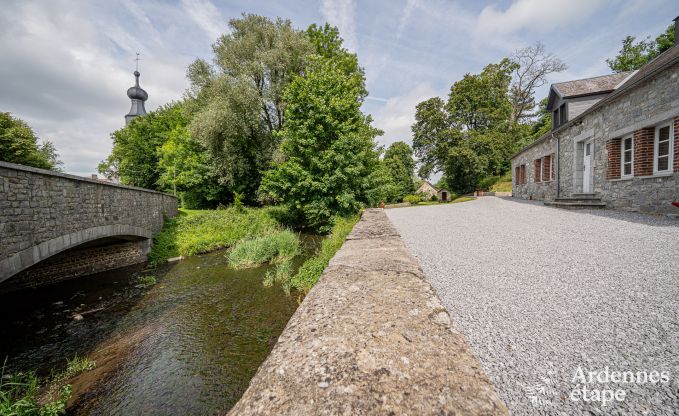 Luxueus ingericht vakantiehuis in Virelles voor 9 personen met open haard