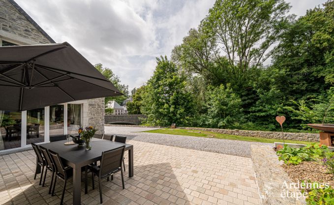 Luxueus ingericht vakantiehuis in Virelles voor 9 personen met open haard